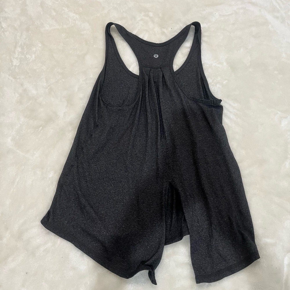 Lululemon grey tank